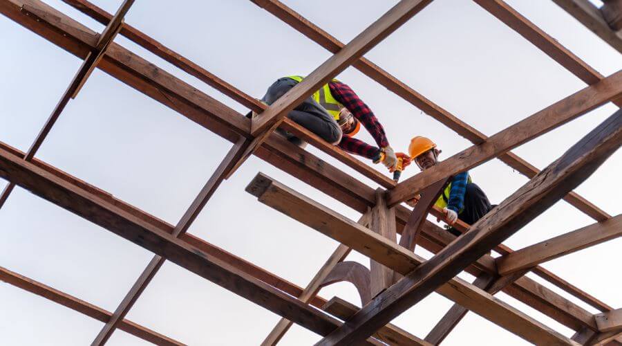 Professional gutter cleaning services in El Monte, CA